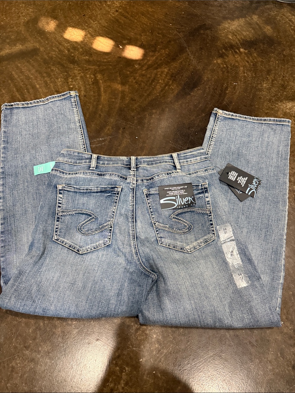 Silver jeans Avery Relaxed straight leg  women-size 34x31 curvy high rise- new